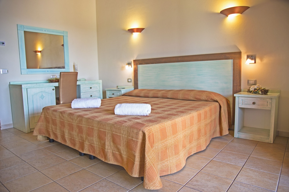 Standard Triple Room - Photo 9