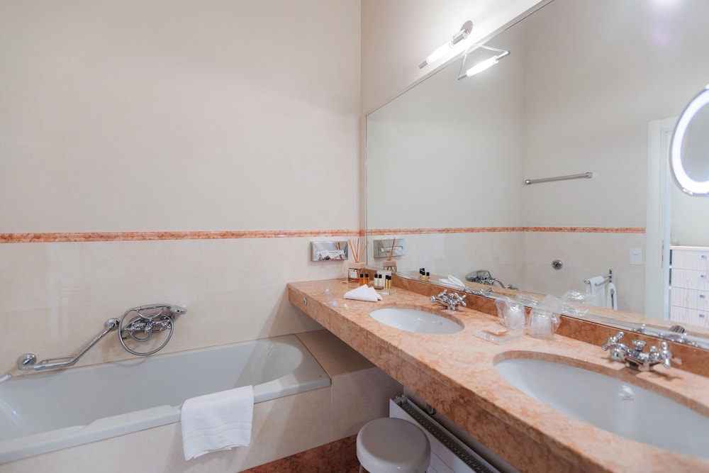 Deluxe Room (2 Persons) photo 2