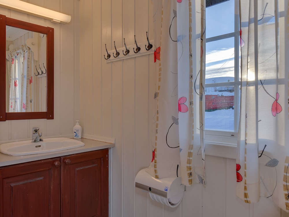 Cabin, 3 Bedrooms (10 persons) photo 2