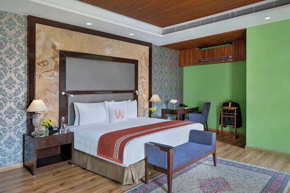 Deluxe Room, Multiple Beds photo 2