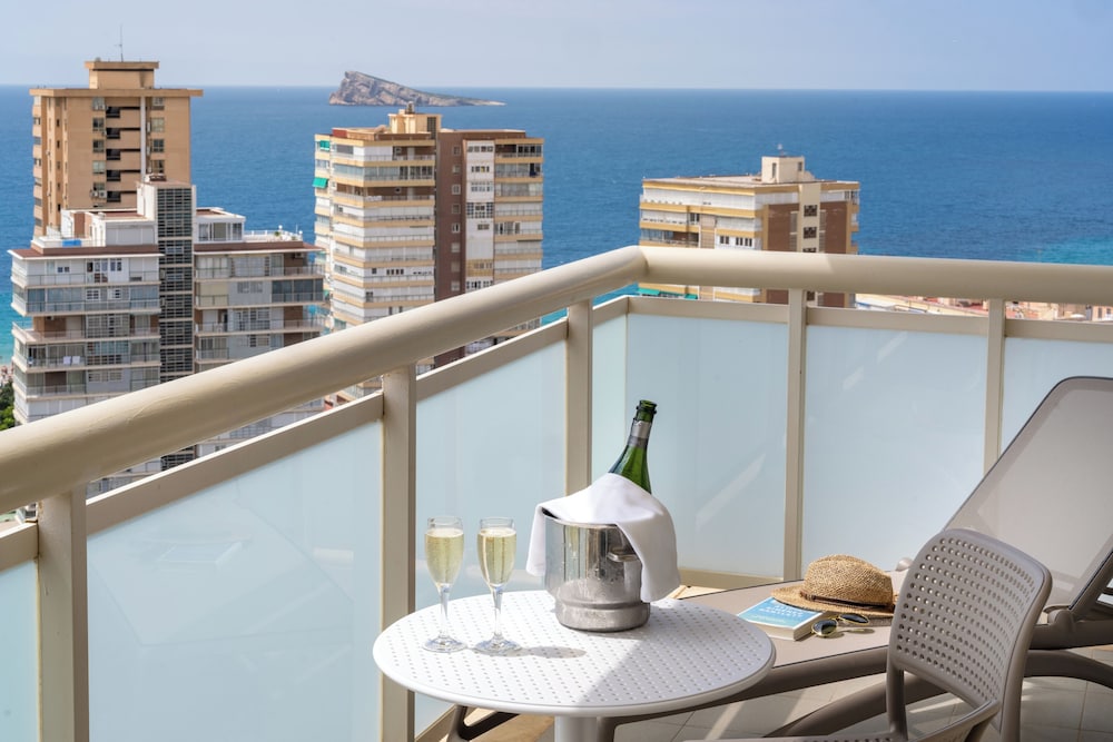Junior Suite, 1 Queen Bed, Terrace, Sea View photo 3