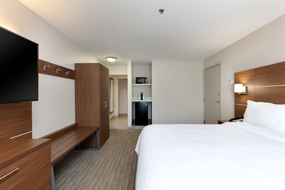 Standard Room, 1 King Bed, Accessible (Communications) - Photo 1