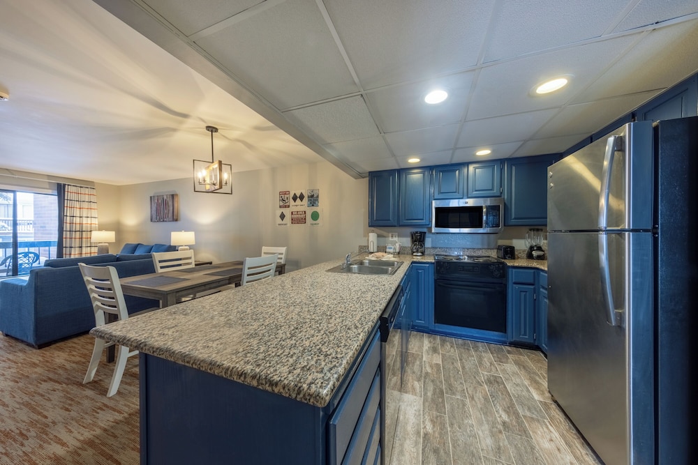 Two Bedroom Suite - Photo 6