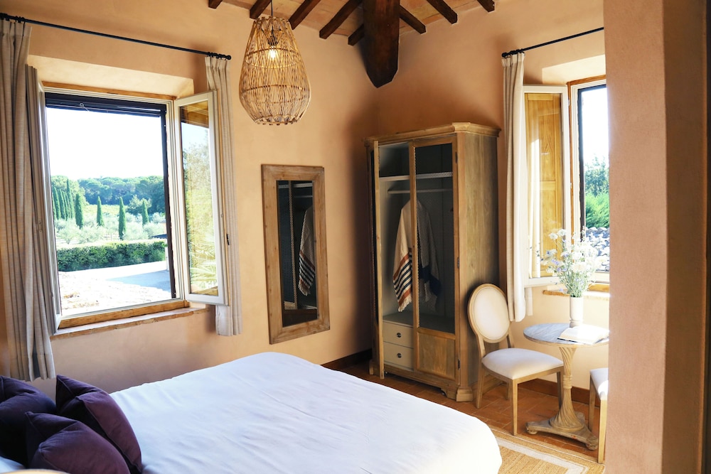 Villa photo 1