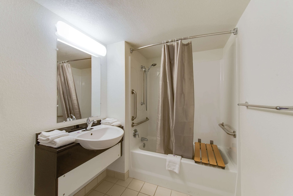 Travelodge by Wyndham Norfolk Airport, Photo 4