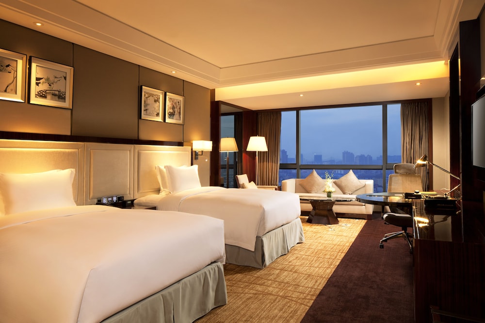 Executive Twin Room, Club Lounge Access photo 3