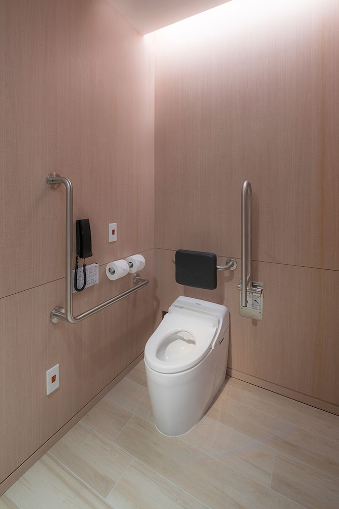 Accessible Guest Room (Main building, 1 king) photo 3