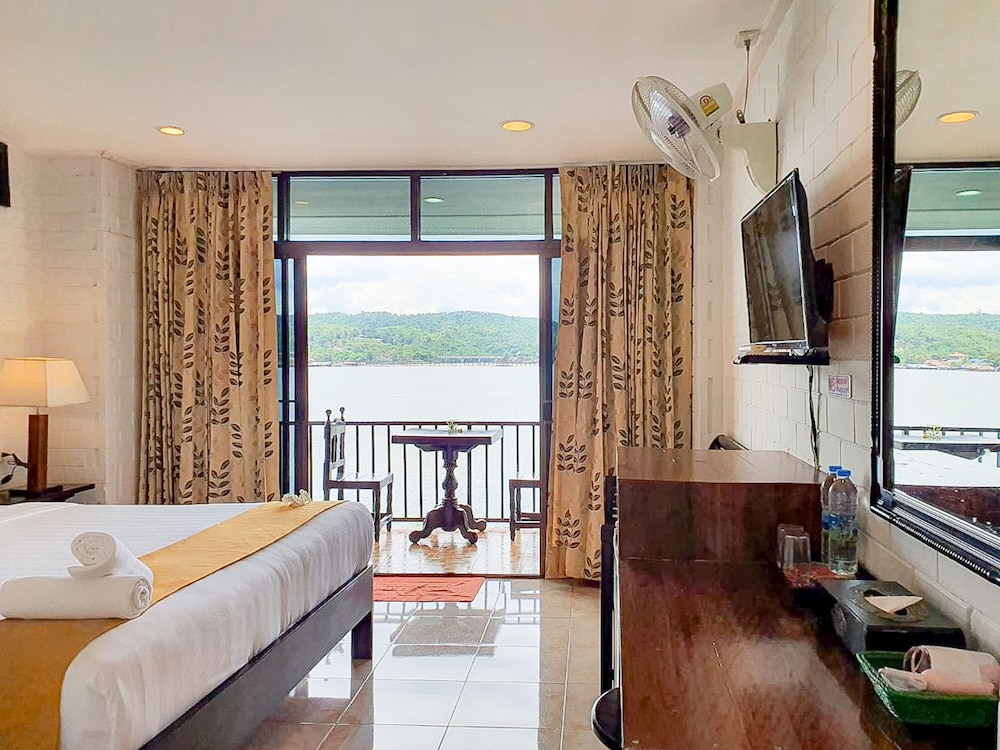Superior River View Double Room