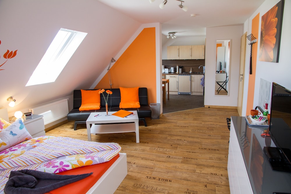 Apartment (Blumenzimmer) photo 3