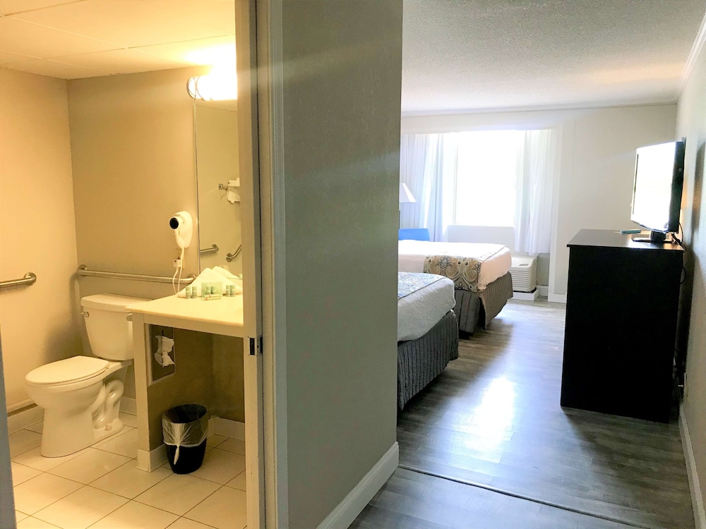 Standard Room, 2 Double Beds, Accessible, Non Smoking photo 1