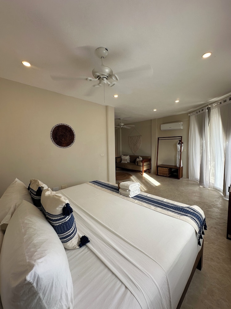 Suite - Photo 8