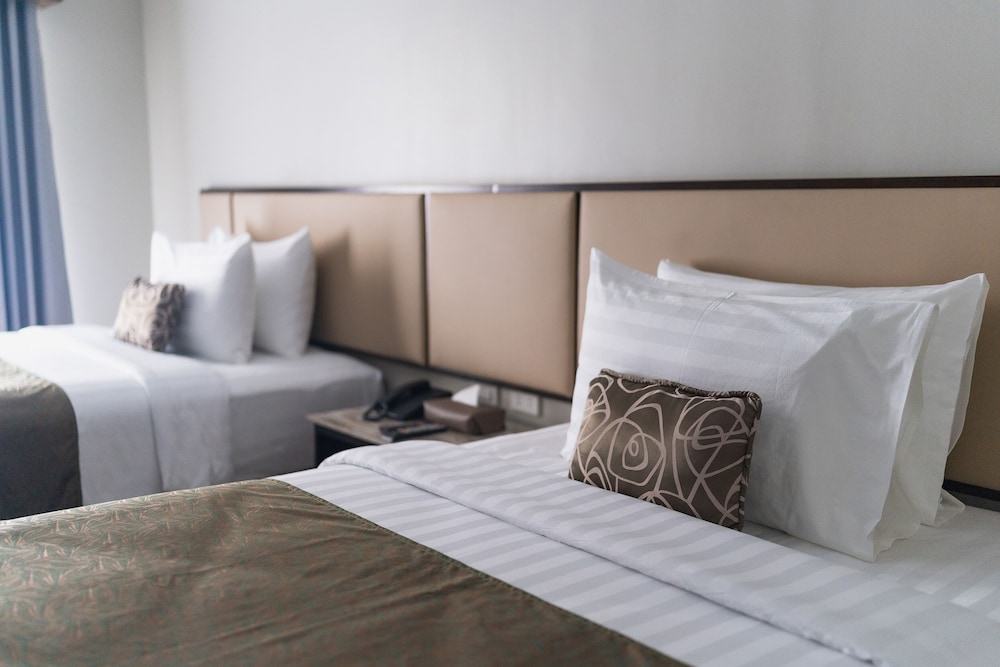 Deluxe Room, 2 Double Beds, Pool View - Photo 4
