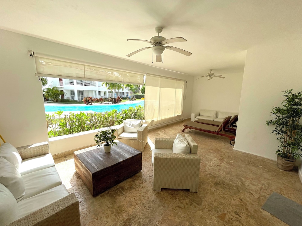 Apartment, Poolside