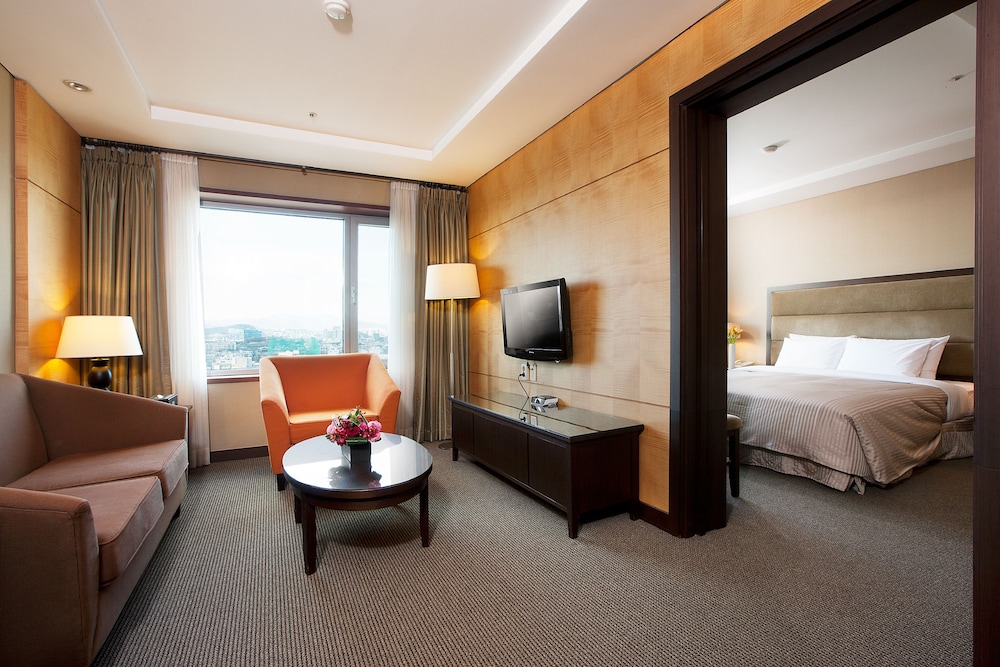 Junior Suite, 1 King Bed - Photo 12