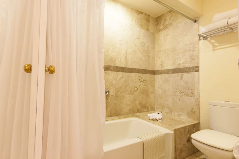 Exclusive Suite, Multiple Beds photo 3
