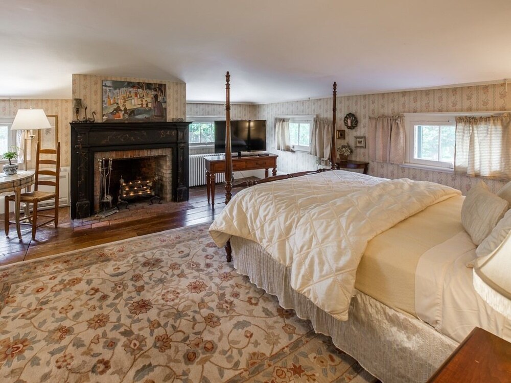 Superior Double Room, Private Bathroom (Yellow room) photo 2
