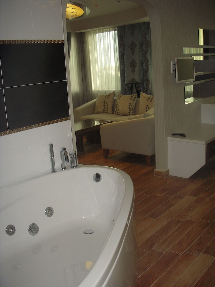 Double Room, Corner photo 3