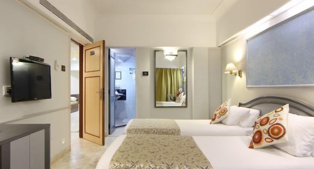 2 Bedroom Suite - Photo 8