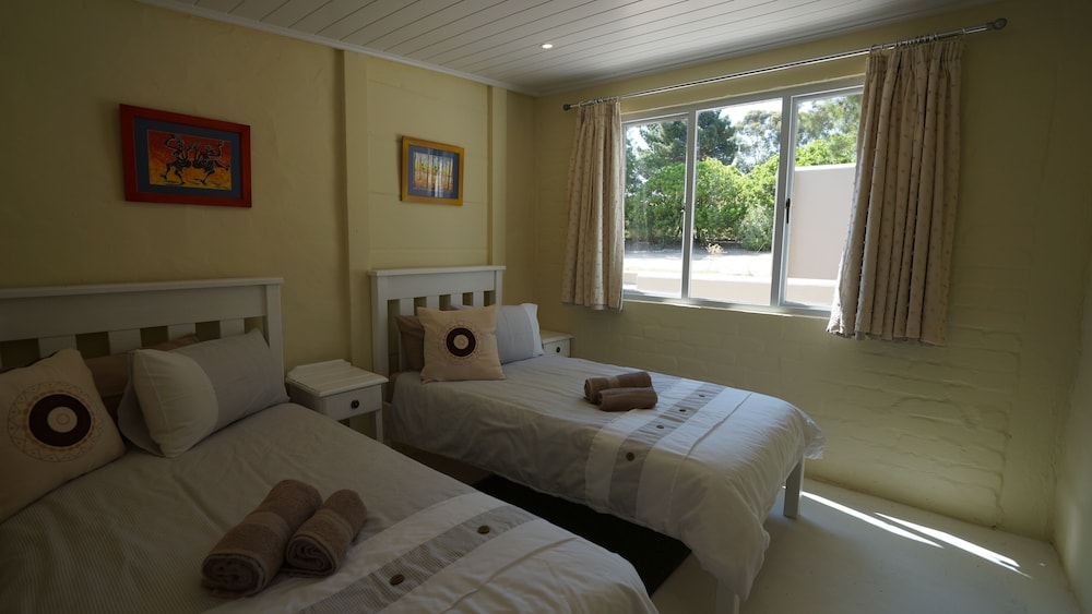 Family Cottage, 2 Bedrooms, Ensuite, Garden Area photo 2