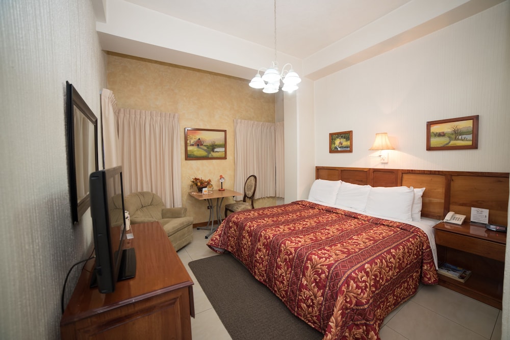 Standard Room, 1 King Bed photo 1