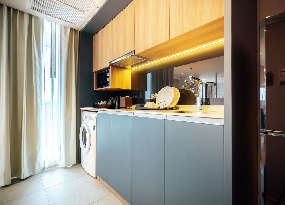 Luxury Room, 1 King Bed, Kitchenette photo 2