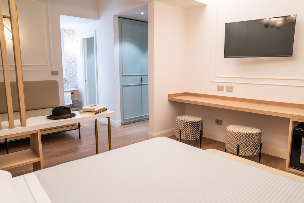 Deluxe Room - Photo 1