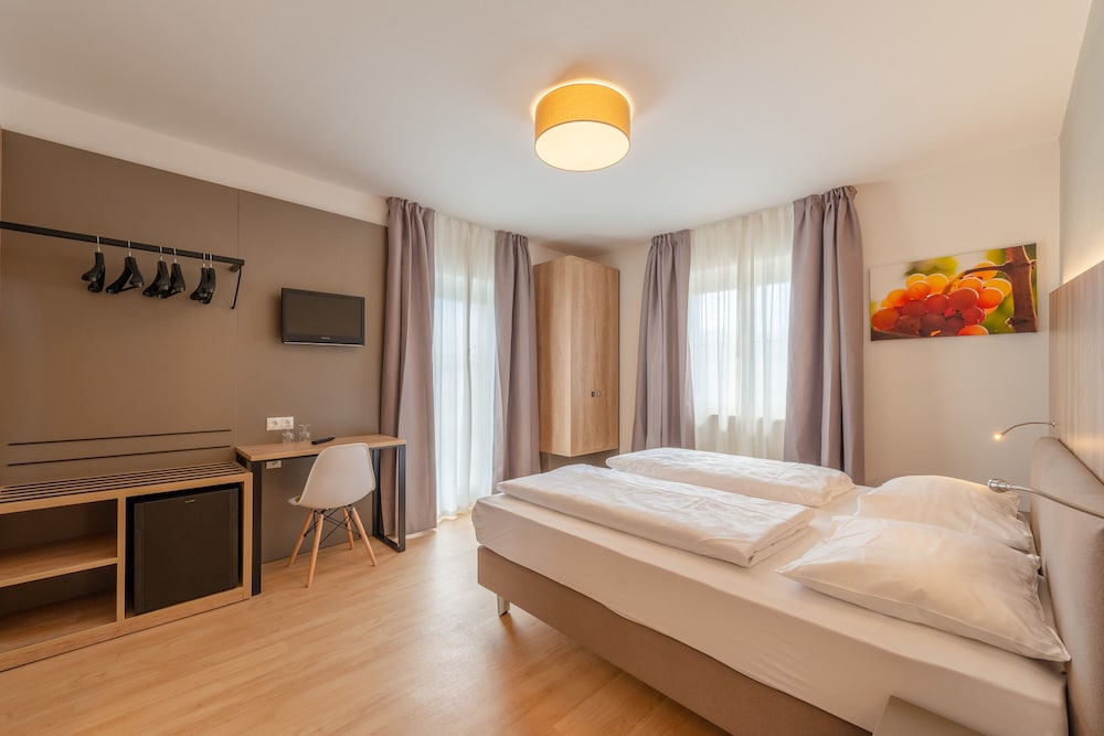 Double Room, 1 Double Bed, Balcony, Valley View