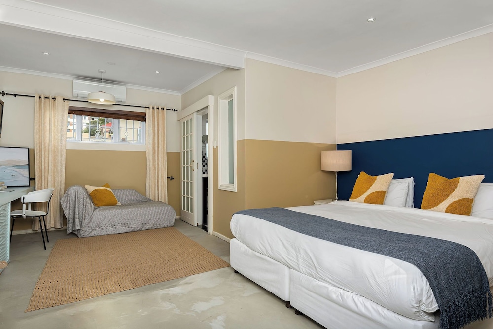 Standard Room, 1 King Bed - Photo 1