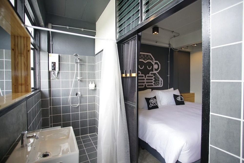 Standard Double Room - Photo 5