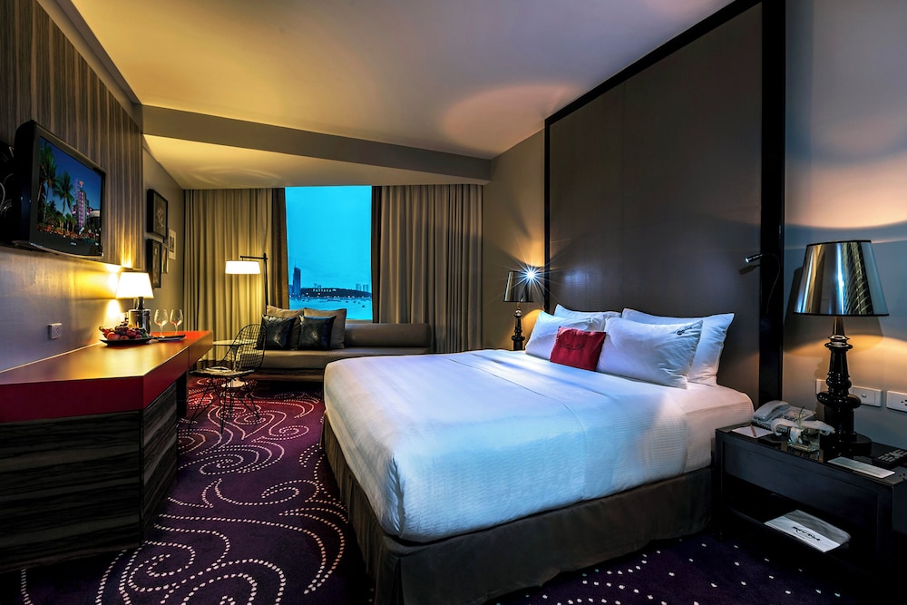 Rock Royalty Sea View - Newly Renovated
