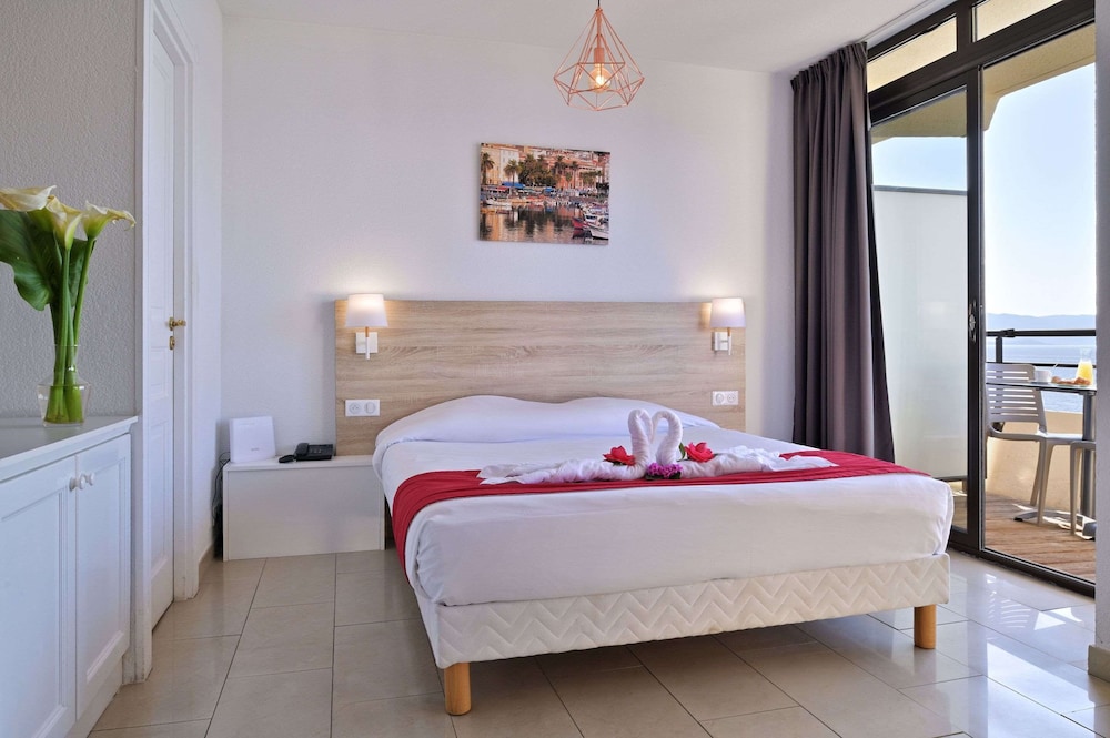 Studio, 1 Queen Bed, Balcony, Sea View - Photo 8