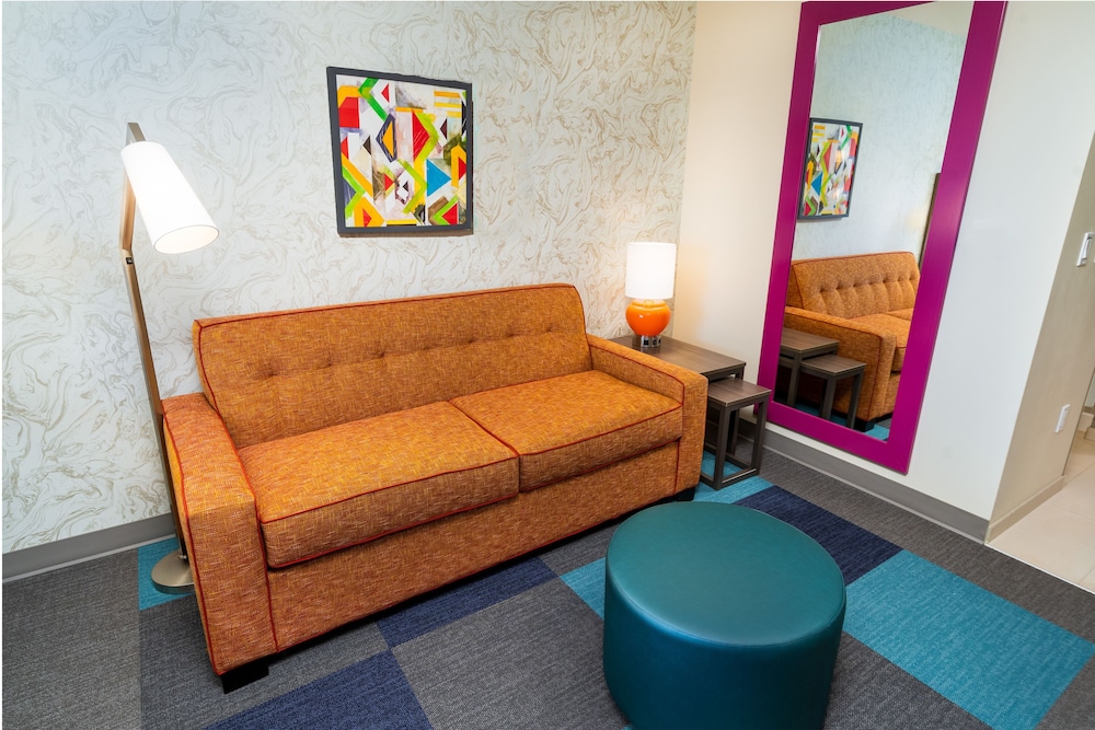 Suite, 1 King Bed, Accessible (Mobility & Hearing, Roll-in Shower) - Photo 1