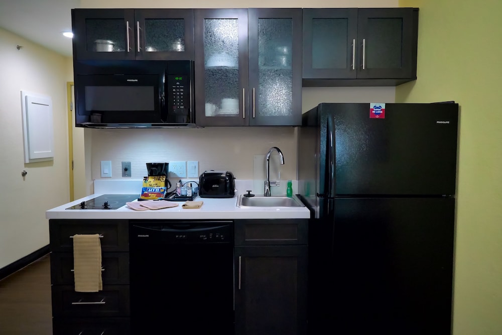 Suite, 1 Bedroom - Photo 5