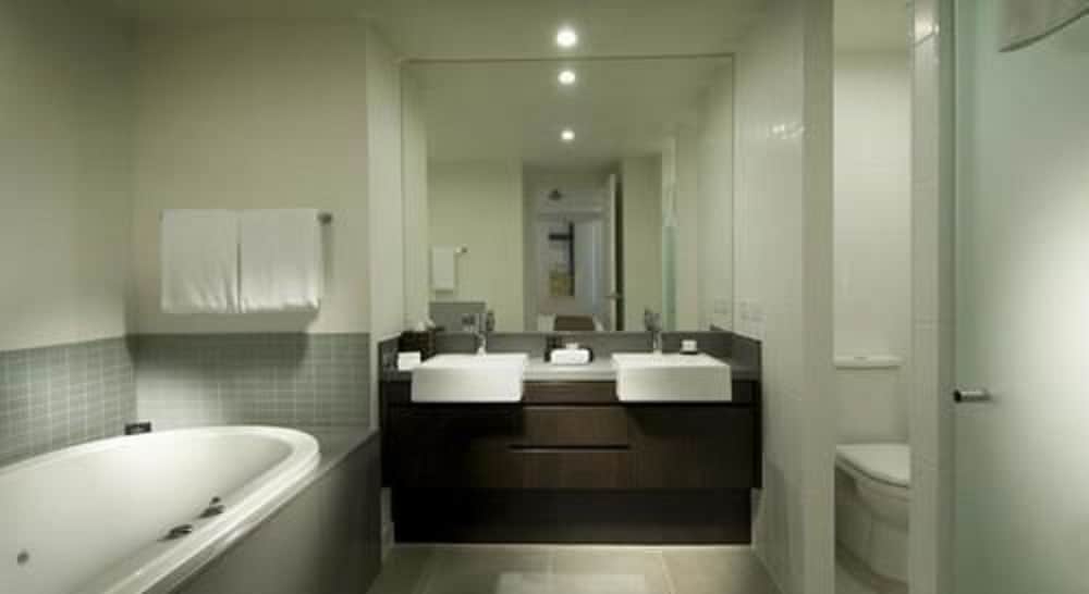 Apartment, 2 Bedrooms, Pool View (Penthouse) - Photo 2
