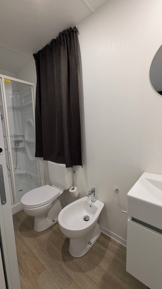 Mobile Home - Photo 11