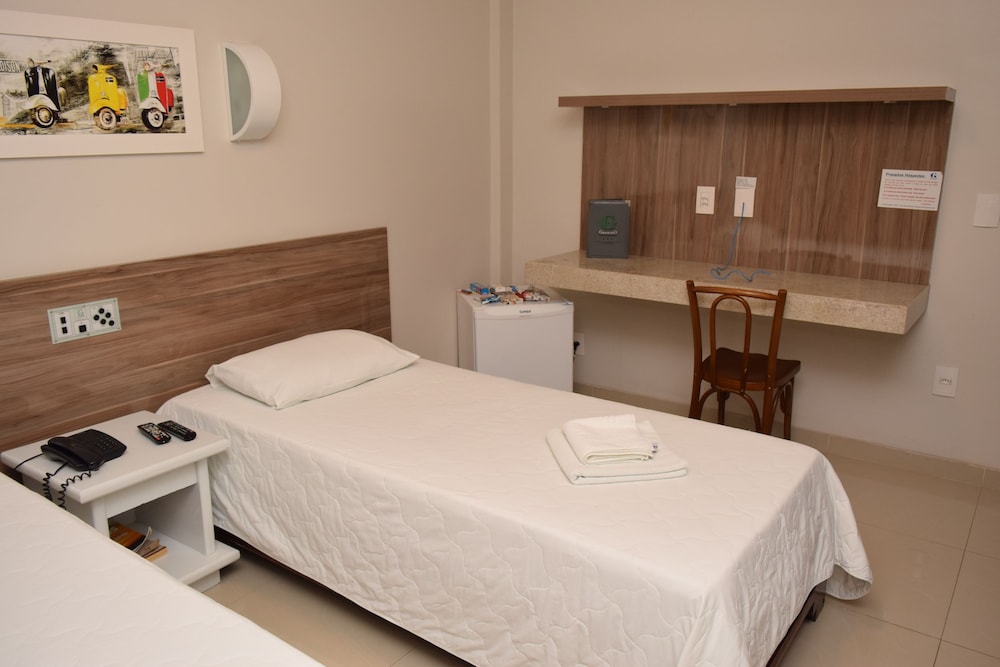 Basic Twin Room photo 1