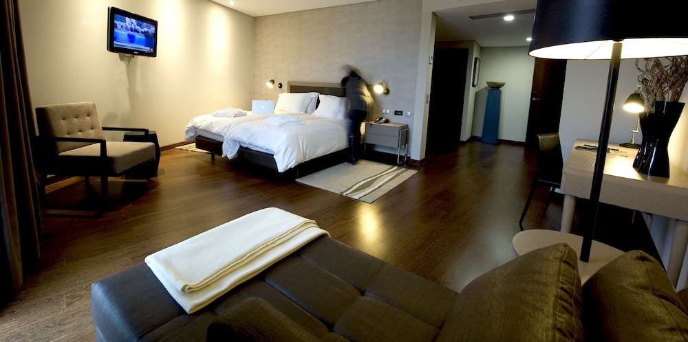 Suite - Photo 3