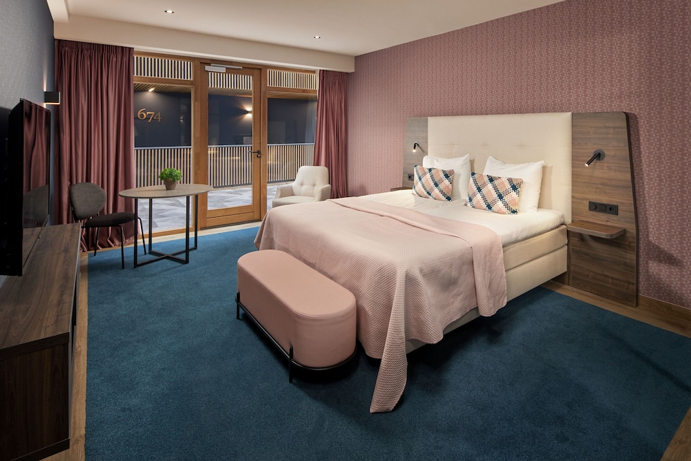 Deluxe Double Room Plus, Atrium (max. 2 adults, 1 baby) - Photo 1