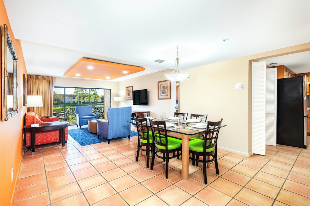 2 Bedroom Suite with Washer and Dryer - Photo 1