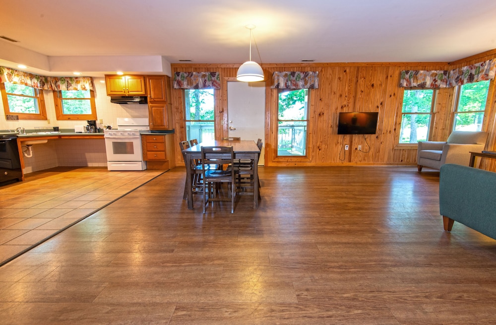 Cottage, 2 Bedrooms (No Pets Allowed) photo 3