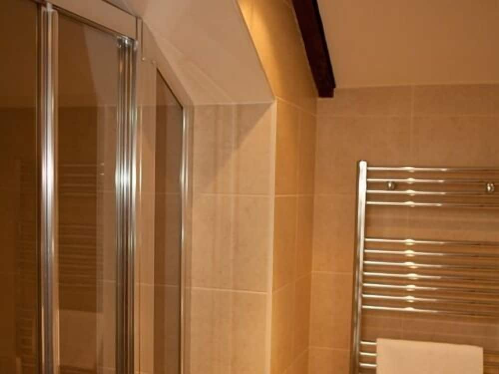 Twin Room, Ensuite - Photo 2