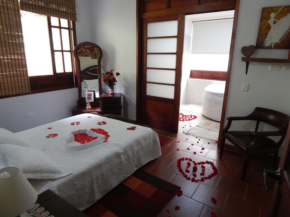 Honeymoon Room photo 2