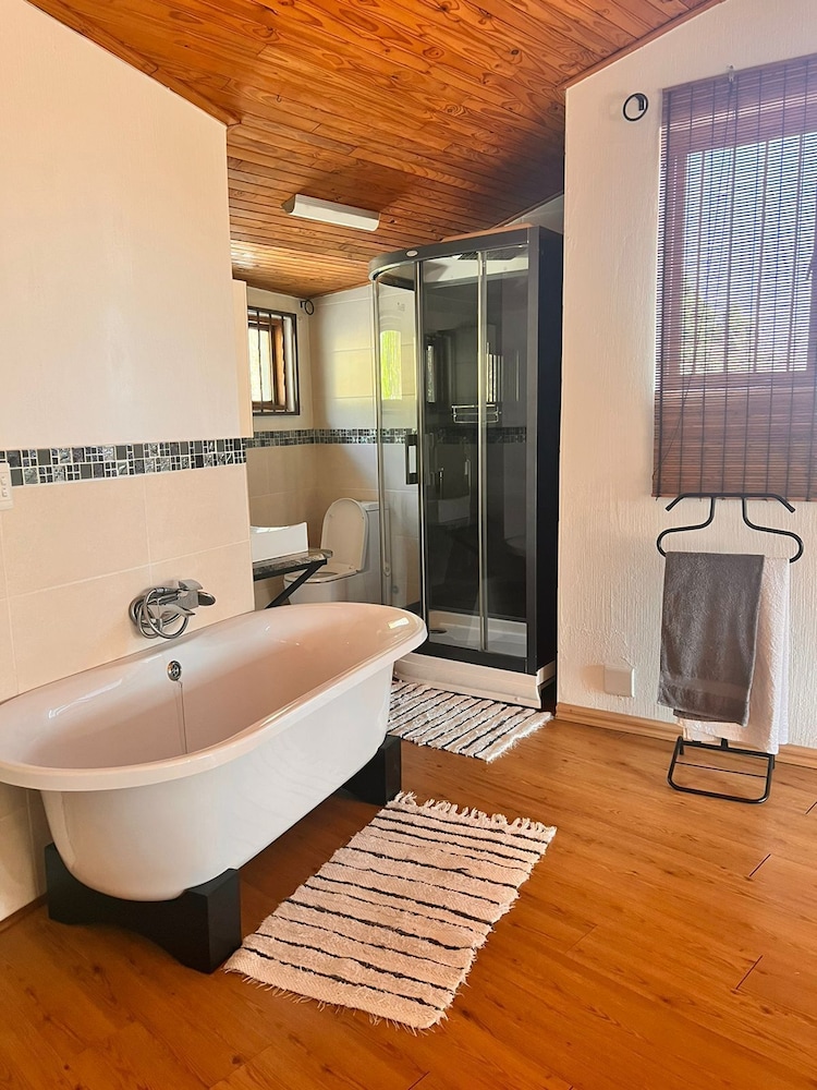 Standard Duplex, 2 Bedrooms, Non Smoking, Pool View photo 2
