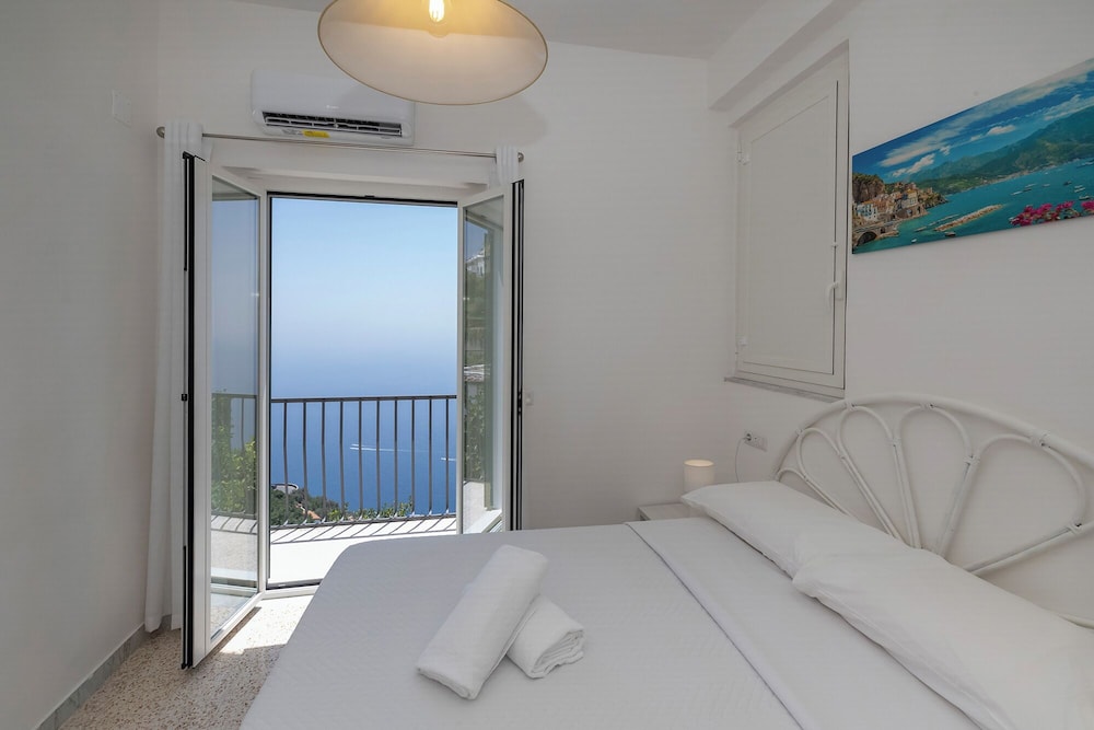 Classic Room, Balcony, Sea View photo 2