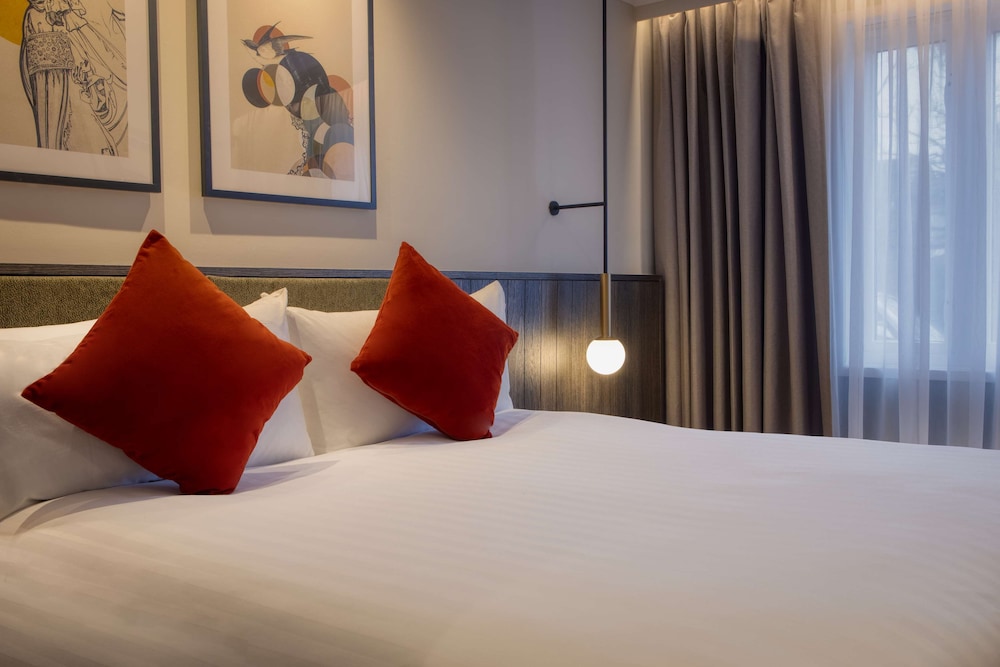 Room, 1 Queen Bed, Accessible - Photo 3