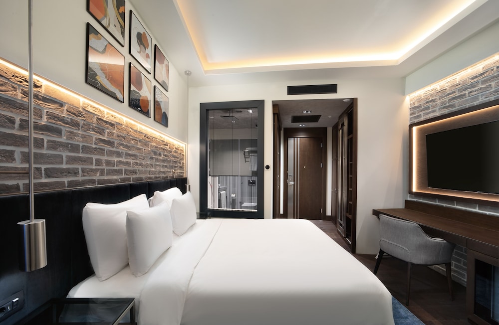 Standard Room, 1 King Bed