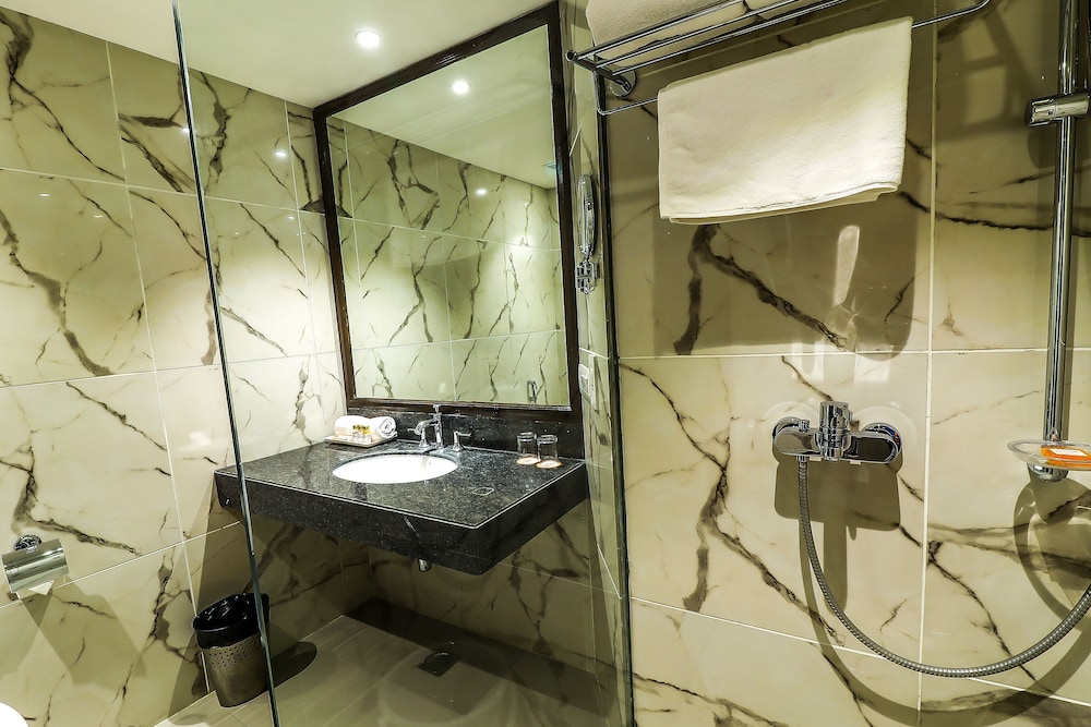 Deluxe Twin Room - Photo 3