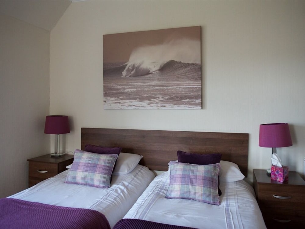 Double Or Twin Room, Ensuite, Sea View (And Golf Course)