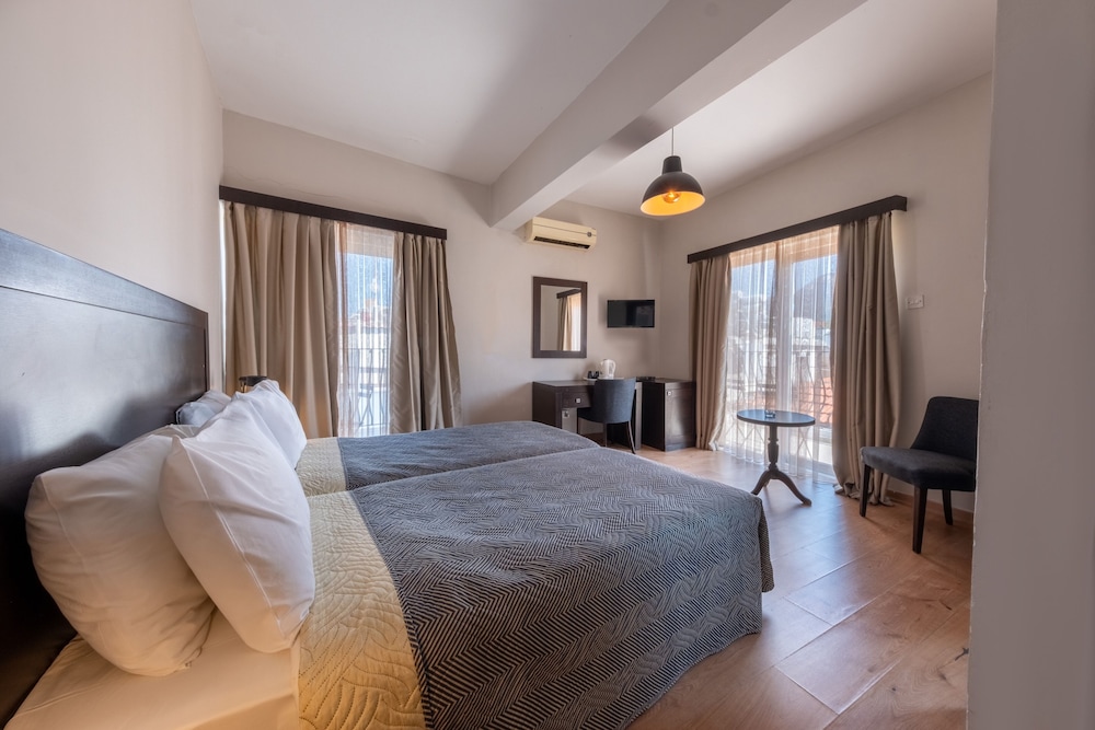 Standard Room photo 2