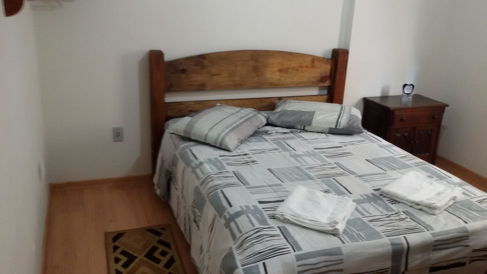 Apartment photo 2